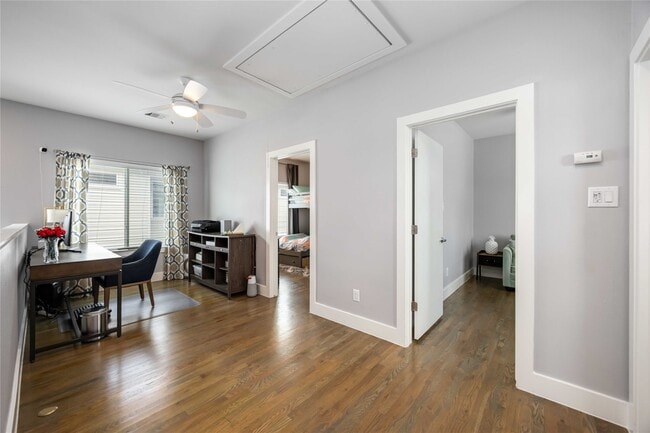 Building Photo - 1854 Dan St