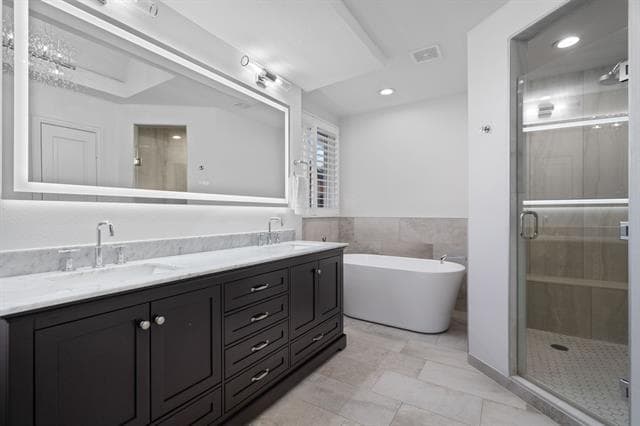Building Photo - 2804 Woodhaven Dr