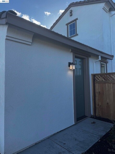 Building Photo - 1967 S Lazuli St