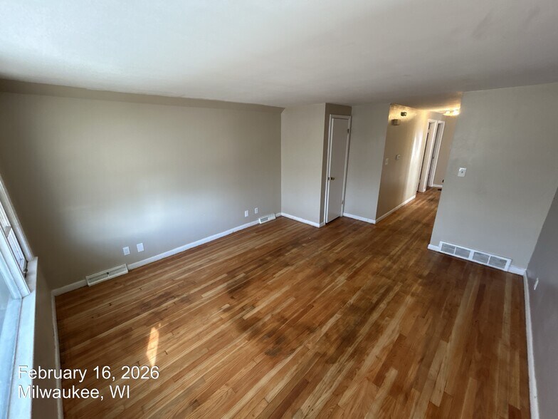 Building Photo - 5710 N 97th St