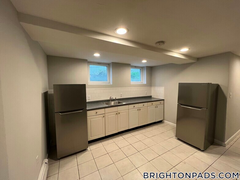 Building Photo - 72 Nonantum St