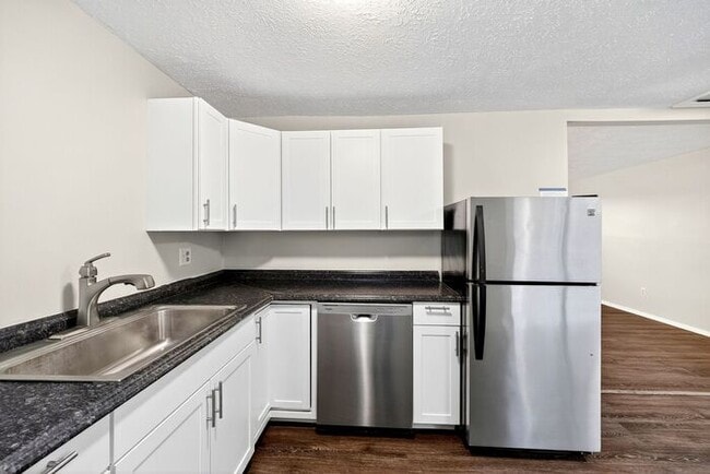 Building Photo - Nicely Updated Home