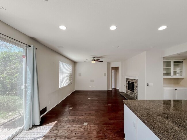 Building Photo - MUST SEE! Beautiful 3 bedroom + Loft + Office Space (or convert to 4th bedroom) + Large Backyard ...