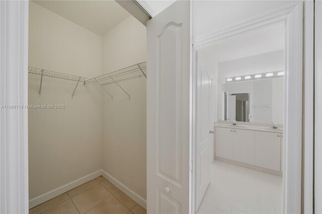 Building Photo - 15470 SW 41st Terrace
