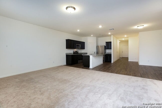 Building Photo - Modern Move-In Ready Home Near Lackland AFB | Pool, Park & Prime Location!