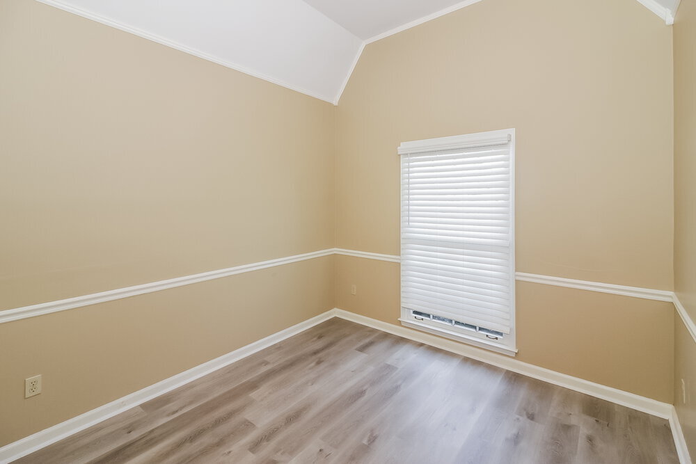 Building Photo - 951 Cully Rd