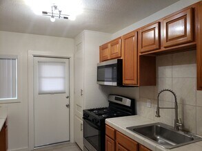 Building Photo - Newly Remodeled 1 Bedroom Unit in Orange