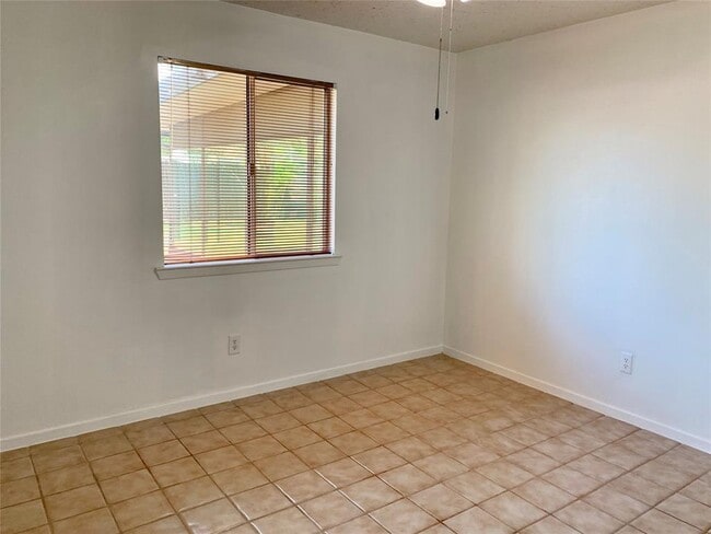Building Photo - 2793 Spring Moss Dr