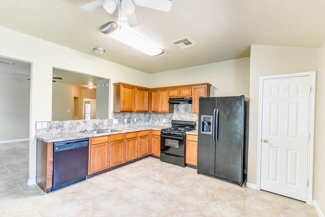 Building Photo - 22450 Highland Point Ln