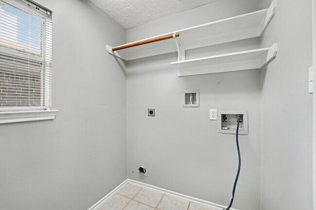 Building Photo - 5402 Timbers Quail Dr