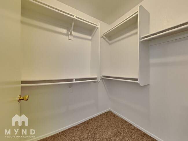 Building Photo - 8617 W Echo Ln