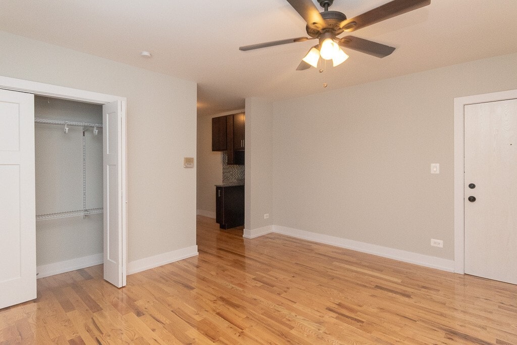 Building Photo - 814 W Cornelia Ave