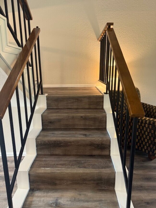 Building Photo - Discover the charm of this uniquely design...