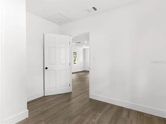 Building Photo - 4251 Tangerine Ave