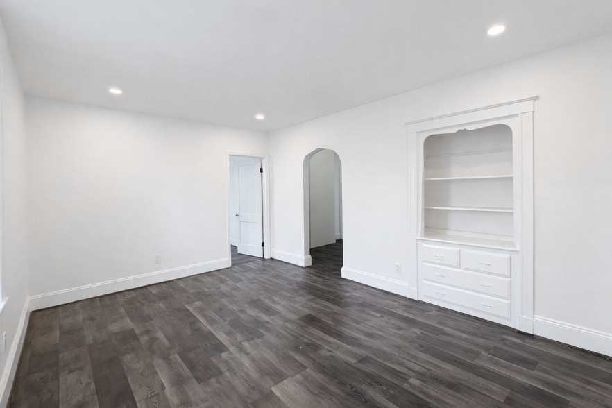 Building Photo - 3 Granville St