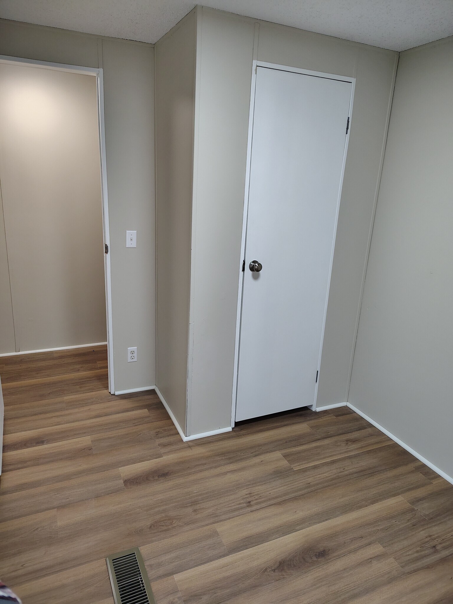 Bedroom 2 - 13 Ez Ln