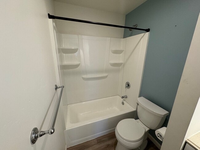 Building Photo - 3 bedroom - 2 bathroom