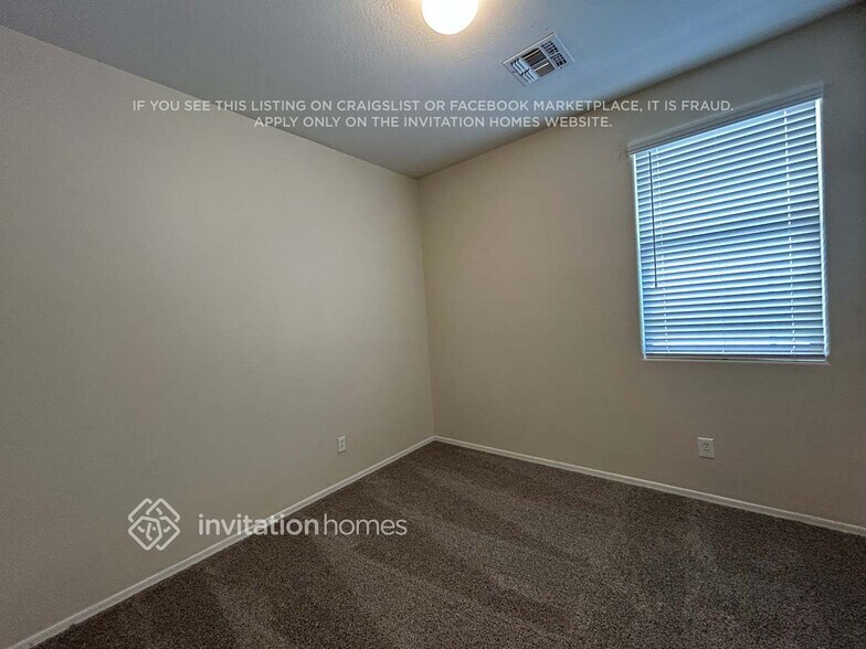 Building Photo - 10235 W Hilton Ave