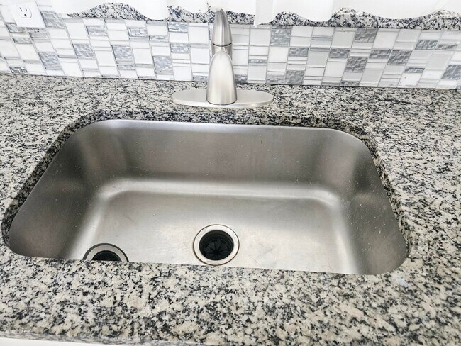 Building Photo - 5894 Longbow Ln