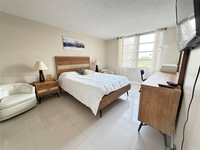 Building Photo - 8900 Washington St