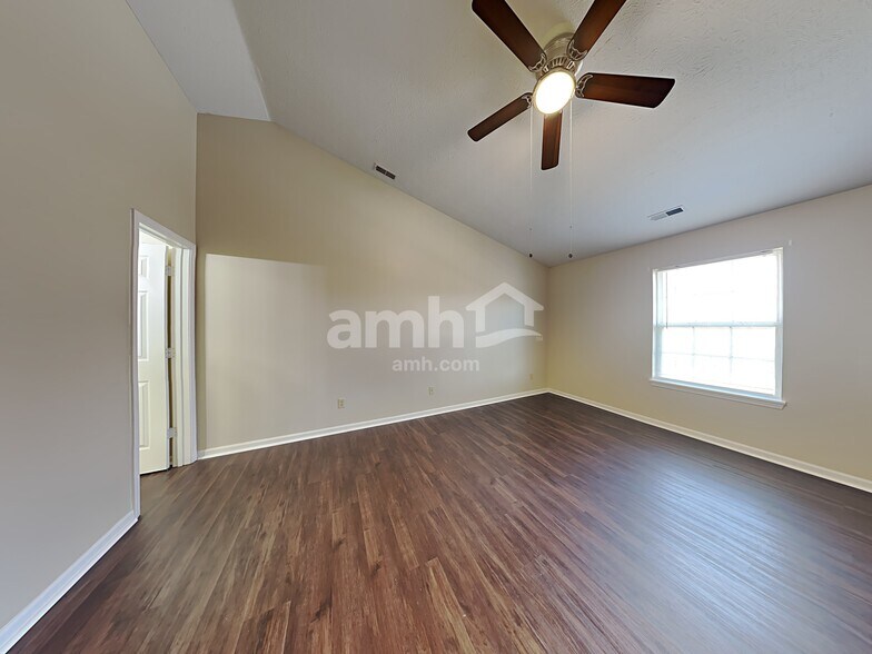 Building Photo - 8343 Southern Springs Way