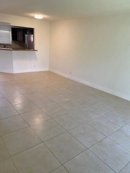 Building Photo - 21900 Lake Forest Cir