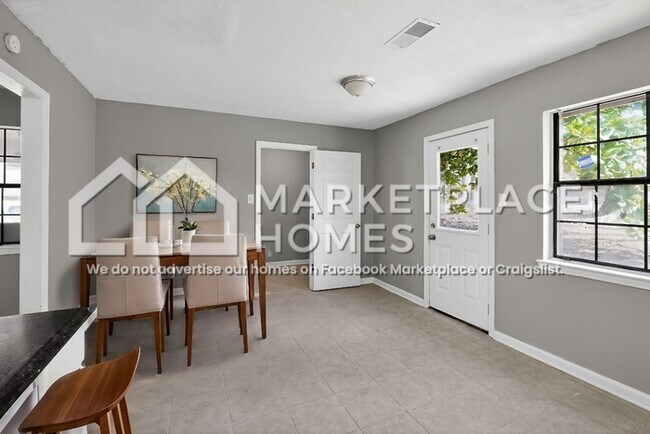 Building Photo - 5826 Laurie Dr