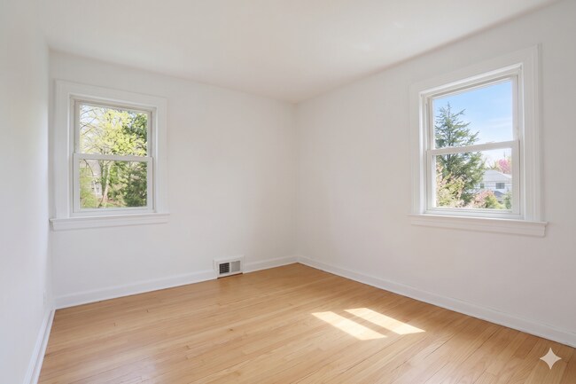 Building Photo - "COMING SOON" Stylish 4-Bedroom Home with Large Backyard in Tenafly, NJ