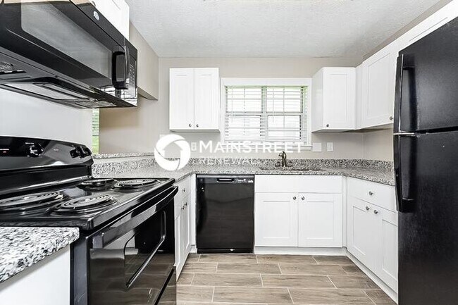 Building Photo - 3 Bedroom Pet-Friendly Home in Jonesboro, GA with Main Street Renewal