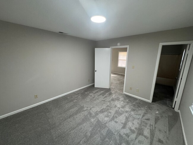 Building Photo - Sherwood2263-2265