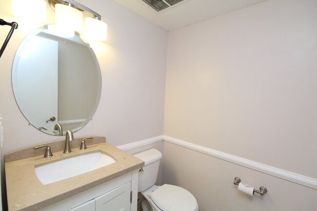 Building Photo - Pool Home with Office, Two Primary Suites ...