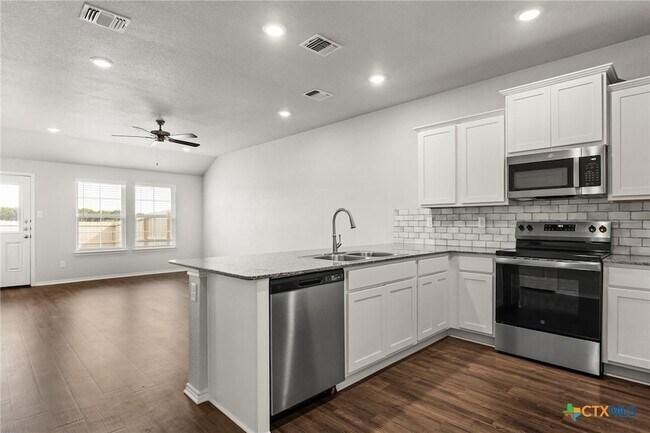 Building Photo - 1218 LEXINGTON Dr