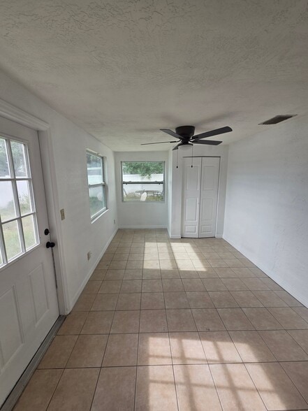 Building Photo - 9125 Hunt Club Ln