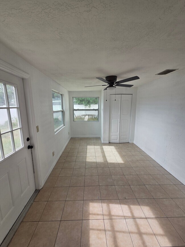 Building Photo - 9125 Hunt Club Ln