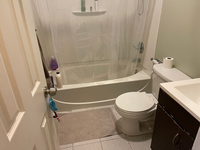 Building Photo - 30 Nash St