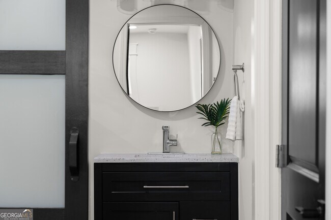 Building Photo - 1180 Fleming St