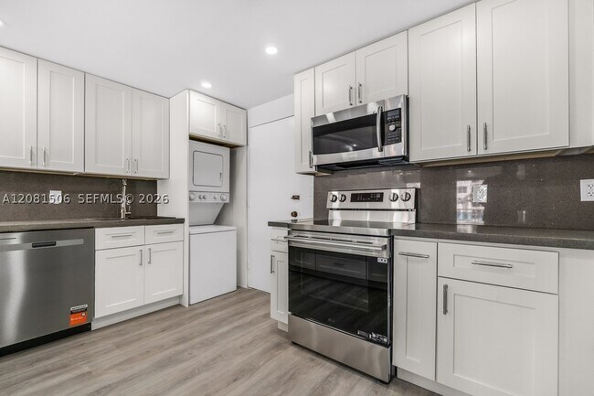 Building Photo - 3430 Galt Ocean Dr