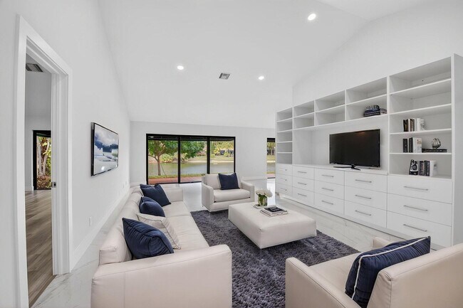 Building Photo - 6545 Las Flores Dr