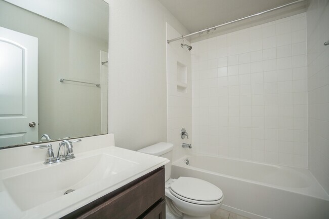 Building Photo - 4402 Modica Dr