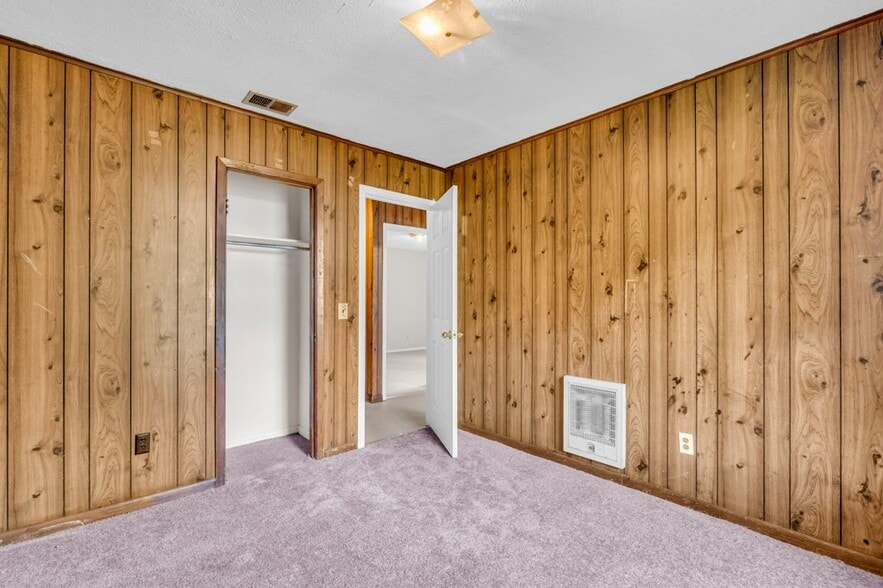 Building Photo - 247 Grove St