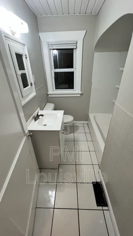 Building Photo - 1522 Clara Ave