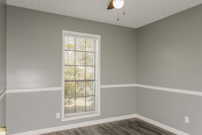 Building Photo - 3824 Elm Ave