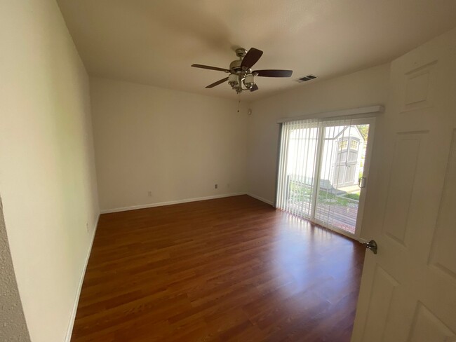 Building Photo - 5273 Trophy Dr