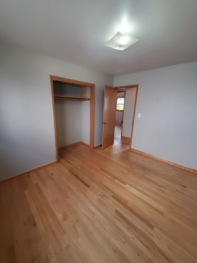 Building Photo - 622 S 68th St