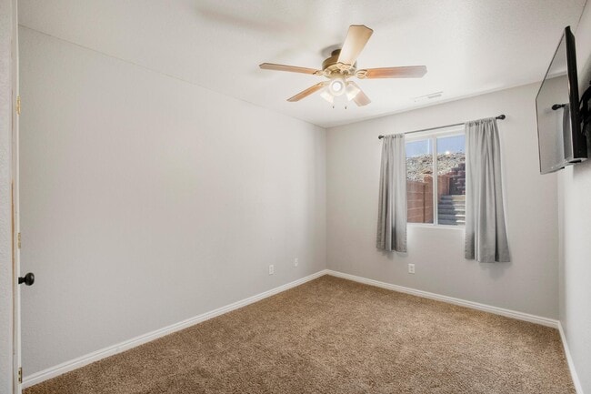 Building Photo - 146 S 1930 W