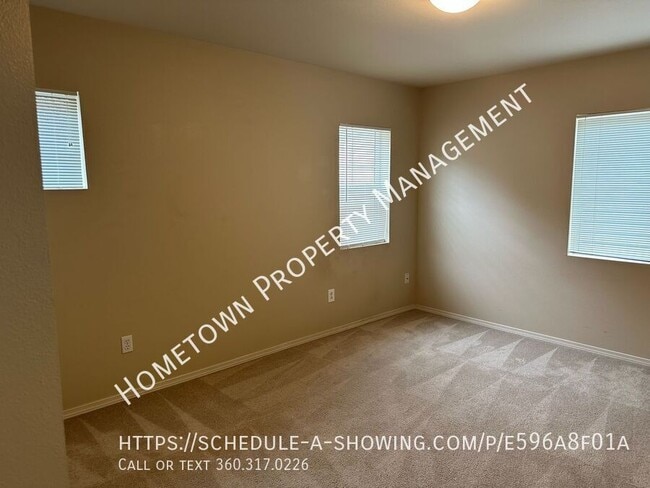 Building Photo - 4332 Freemont St NE