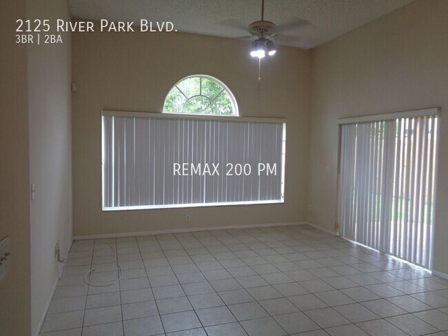 Building Photo - 2125 River Park Blvd