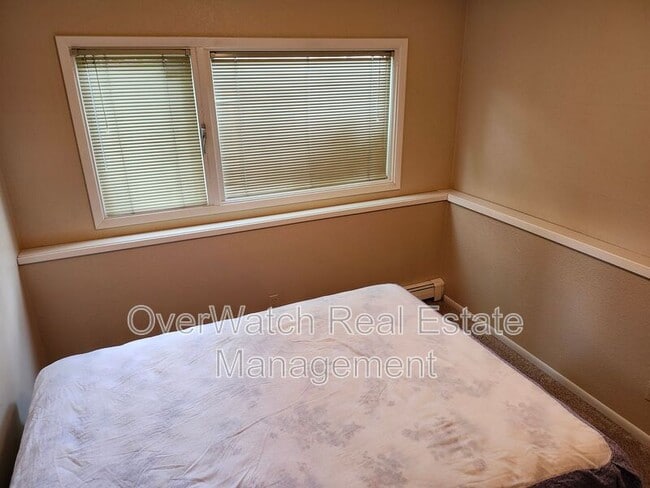 Building Photo - 3890 Caravelle Dr