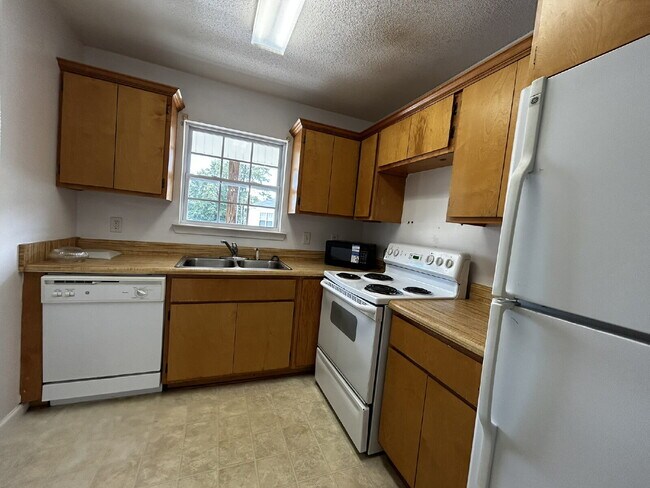 Building Photo - Apartment for Rent