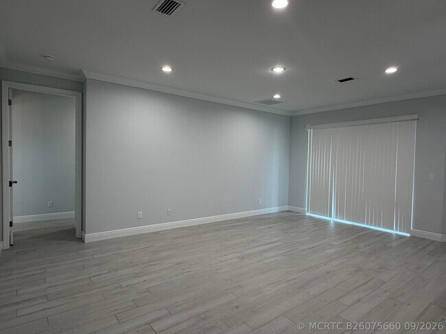 Building Photo - 2329 SW Alminar St